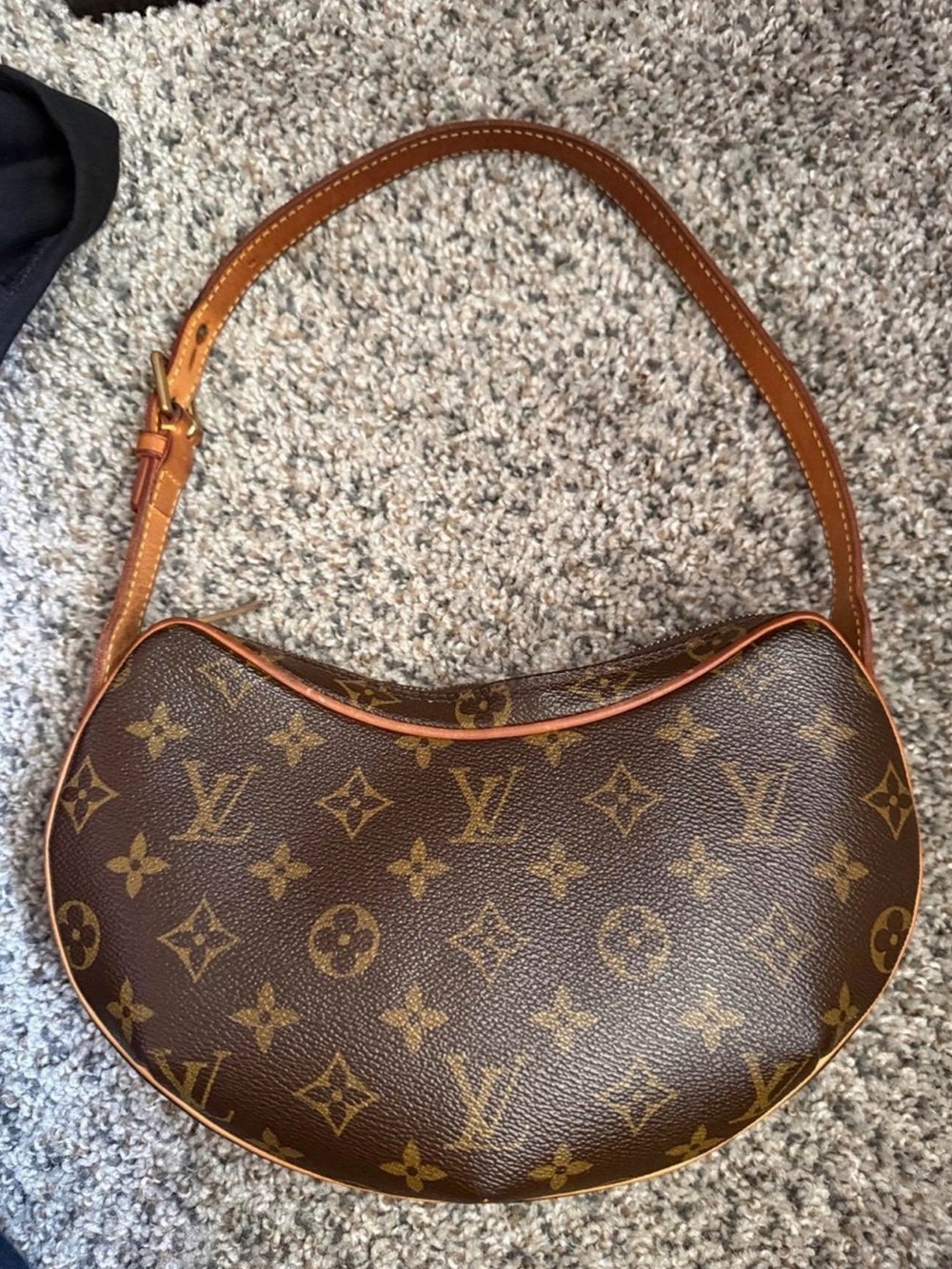 Louis Vuitton Croissant PM
